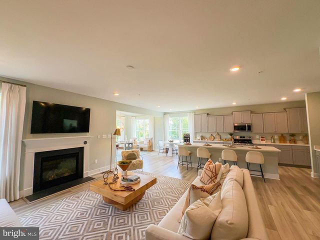 10524 COSMOS, La Plata, MD 20646