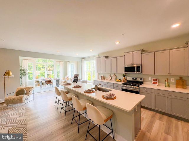 10524 COSMOS, La Plata, MD 20646