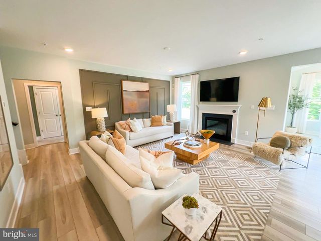 10524 COSMOS, La Plata, MD 20646