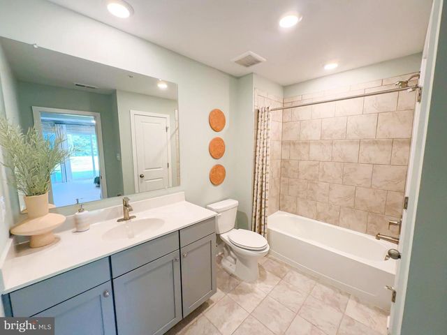10524 COSMOS, La Plata, MD 20646