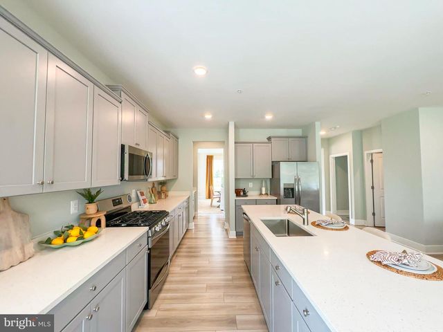 10524 COSMOS, La Plata, MD 20646