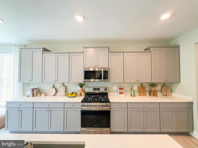 10524 COSMOS, La Plata, MD 20646