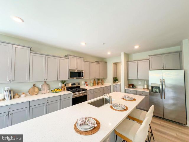 10524 COSMOS, La Plata, MD 20646