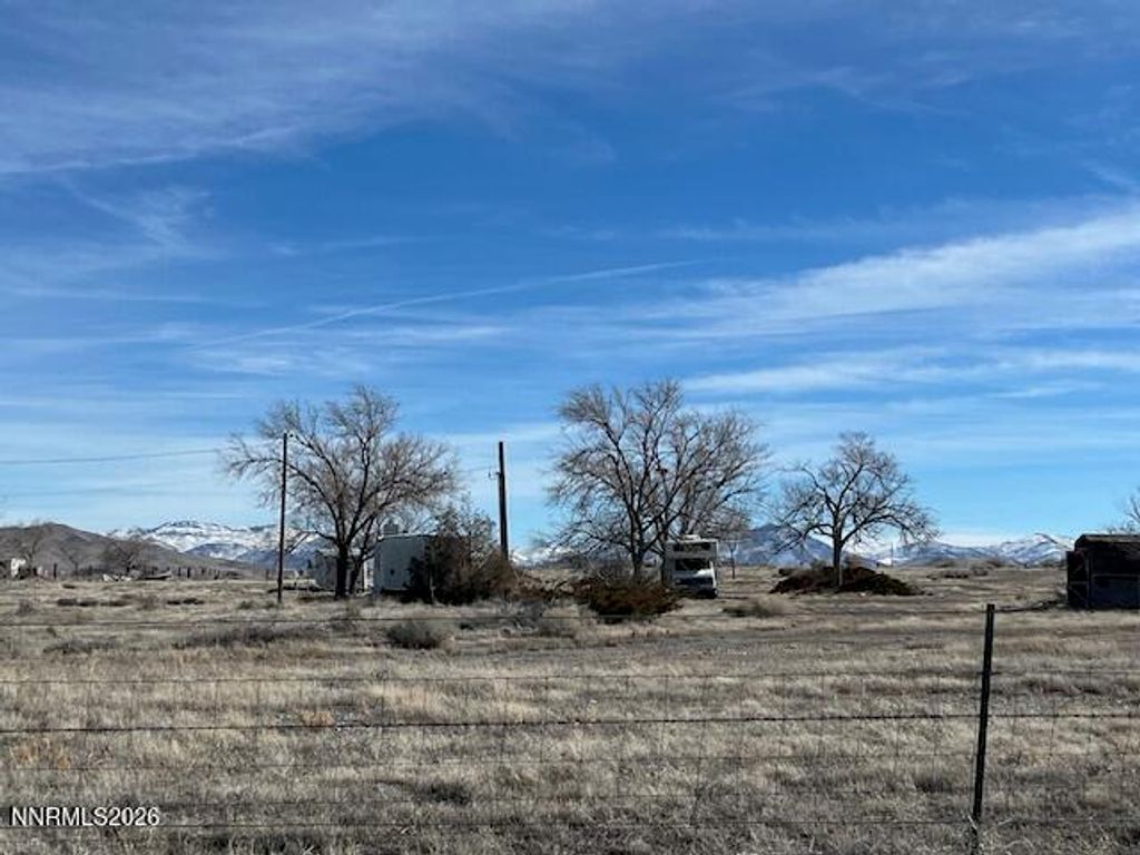 Image 4 of property listing at 100 Prince Royal Road, Imlay, NV 89418