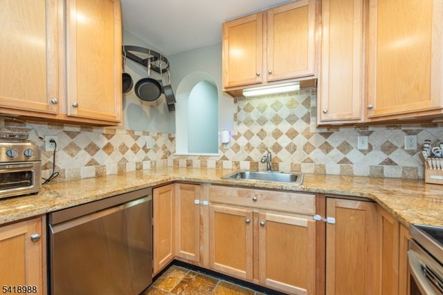 91 Roseland Ave C7, Caldwell Boro Twp., NJ 07006