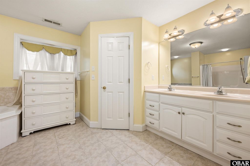 Image 35 of property listing at 2032 Creek Road Lot 8, Kitty Hawk, NC 27949