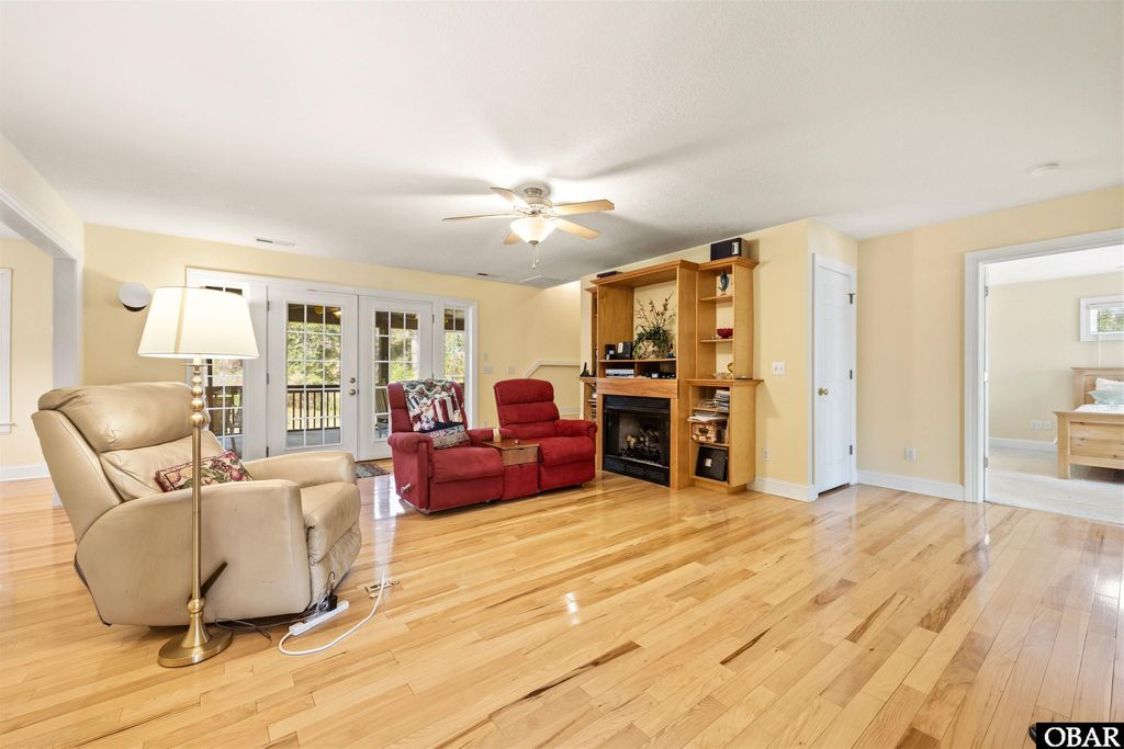 Image 10 of property listing at 2032 Creek Road Lot 8, Kitty Hawk, NC 27949