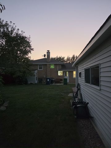 7749 Odell Avenue, Bridgeview, IL 60455