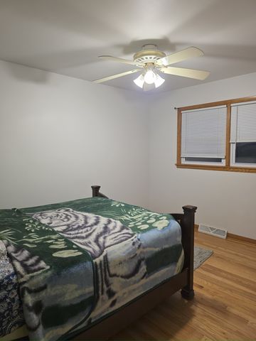 7749 Odell Avenue, Bridgeview, IL 60455