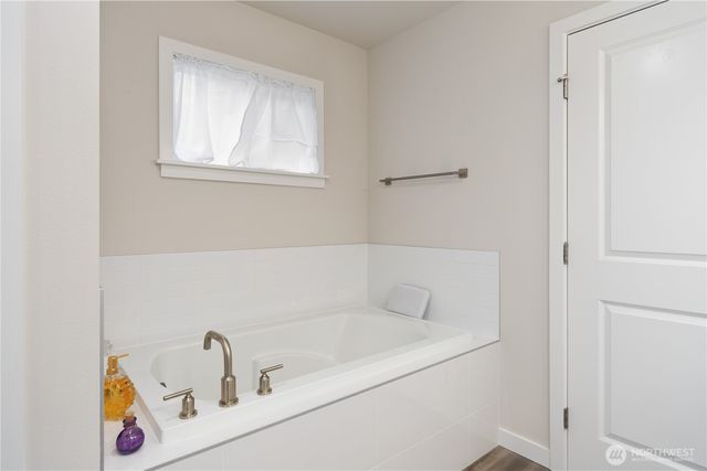 1777 Ashby Avenue NW, Poulsbo, WA 98370
