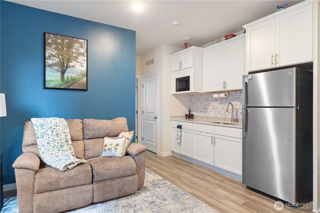 1777 Ashby Avenue NW, Poulsbo, WA 98370