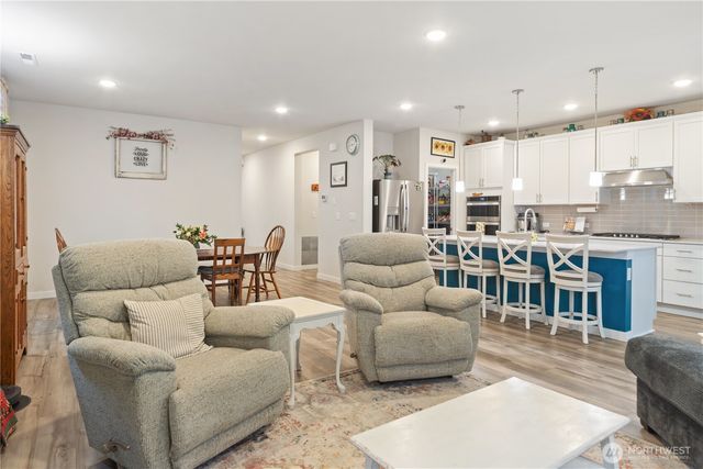 1777 Ashby Avenue NW, Poulsbo, WA 98370