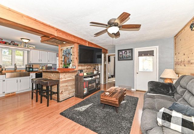 30119 Moccasin DRIVE, Burlington, WI 53105