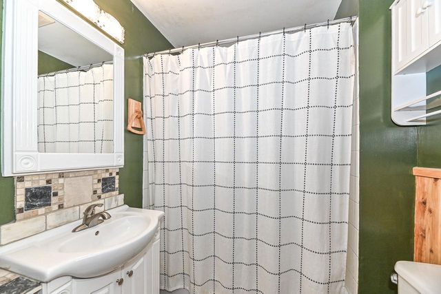 30119 Moccasin DRIVE, Burlington, WI 53105