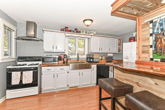 30119 Moccasin DRIVE, Burlington, WI 53105