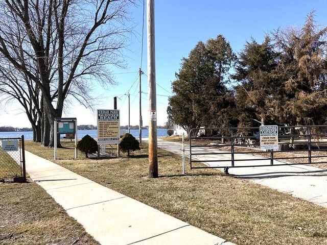 30119 Moccasin DRIVE, Burlington, WI 53105