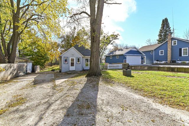 30119 Moccasin DRIVE, Burlington, WI 53105