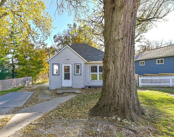 30119 Moccasin DRIVE, Burlington, WI 53105