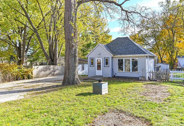 30119 Moccasin DRIVE, Burlington, WI 53105