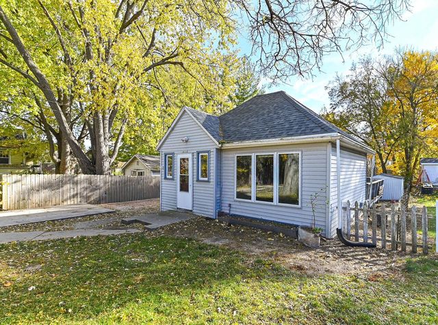 30119 Moccasin DRIVE, Burlington, WI 53105