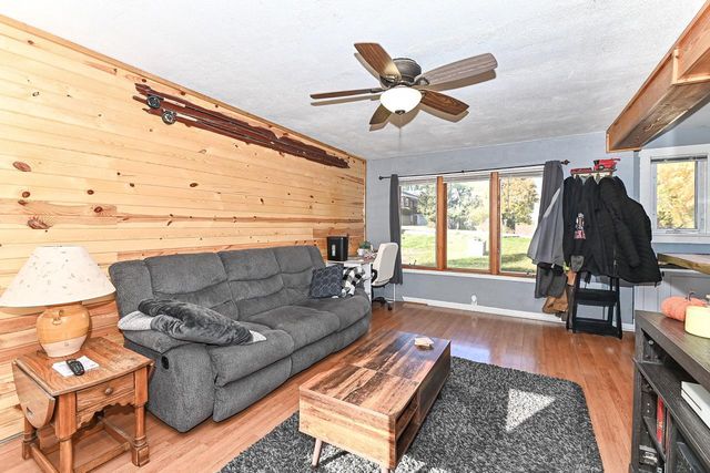 30119 Moccasin DRIVE, Burlington, WI 53105