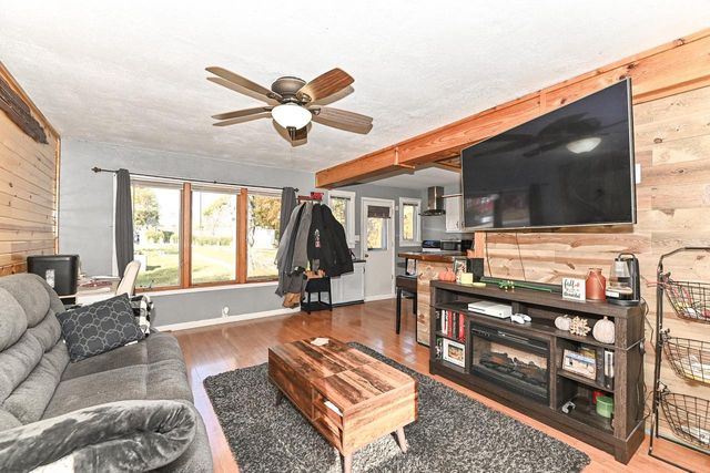 30119 Moccasin DRIVE, Burlington, WI 53105