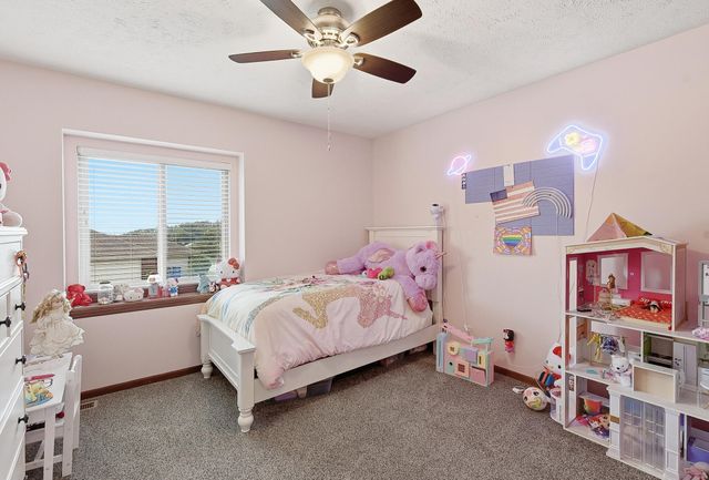 302 CARLY Circle, Council Bluffs, IA 51503