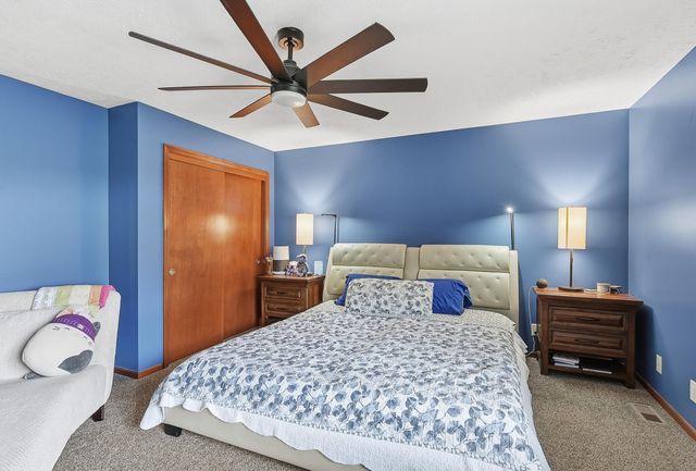 302 CARLY Circle, Council Bluffs, IA 51503