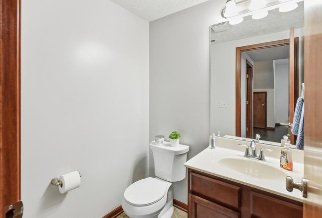 302 CARLY Circle, Council Bluffs, IA 51503