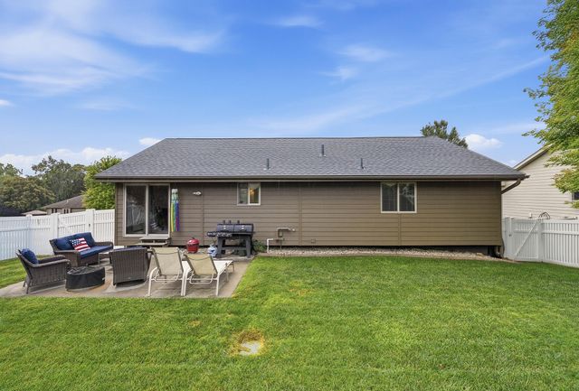 302 CARLY Circle, Council Bluffs, IA 51503