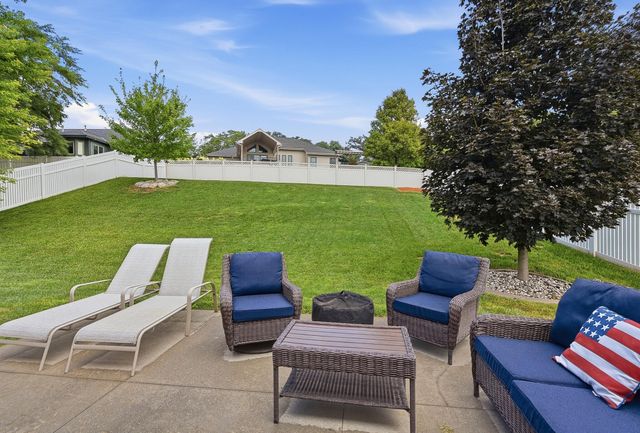 302 CARLY Circle, Council Bluffs, IA 51503