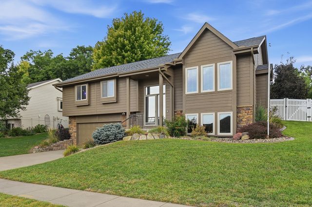 302 CARLY Circle, Council Bluffs, IA 51503