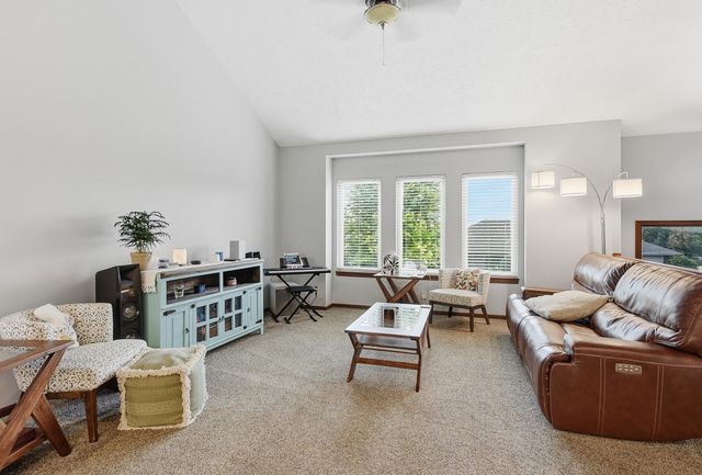 302 CARLY Circle, Council Bluffs, IA 51503