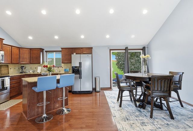 302 CARLY Circle, Council Bluffs, IA 51503