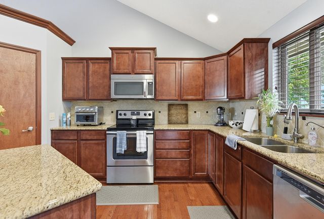 302 CARLY Circle, Council Bluffs, IA 51503