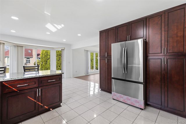 15019 Kelly Court, Shelby Charter Township, MI 48315