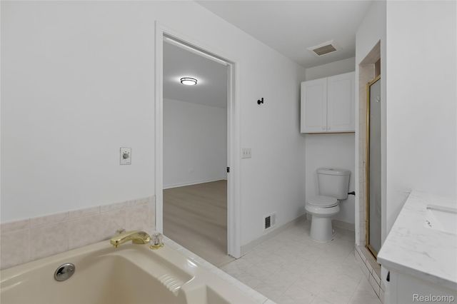 15019 Kelly Court, Shelby Charter Township, MI 48315