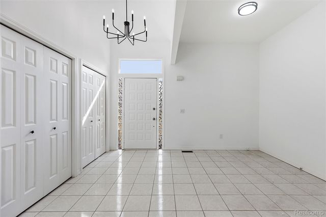 15019 Kelly Court, Shelby Charter Township, MI 48315