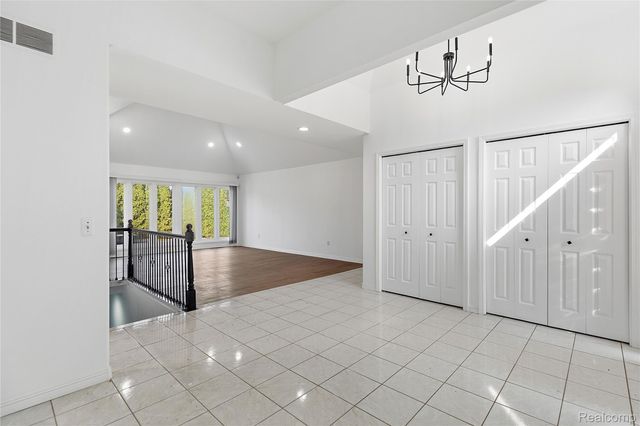 15019 Kelly Court, Shelby Charter Township, MI 48315