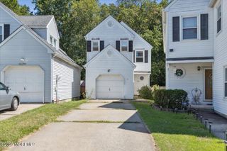18 Oak Knoll Drive, Matawan, NJ 07747