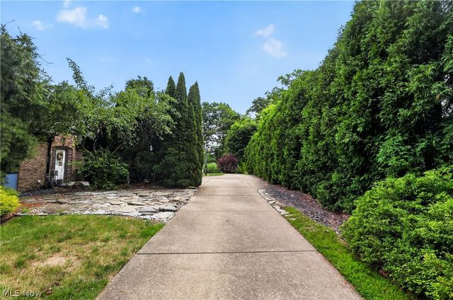 3875 Fairway Drive, Canfield, OH 44406