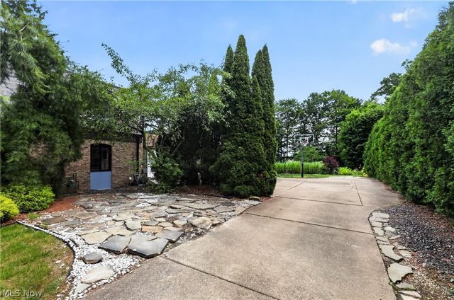 3875 Fairway Drive, Canfield, OH 44406