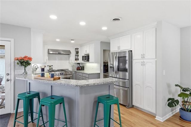 11612 W 100th Street, Overland Park, KS 66214