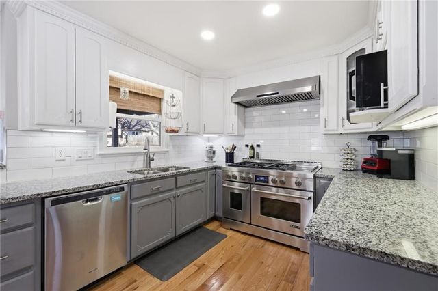 11612 W 100th Street, Overland Park, KS 66214