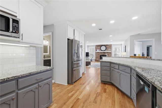 11612 W 100th Street, Overland Park, KS 66214