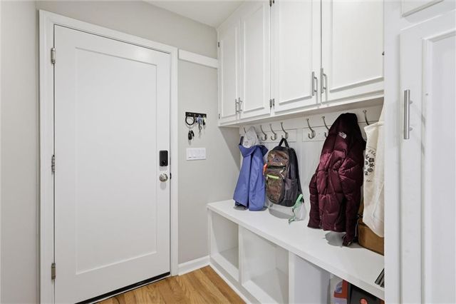 11612 W 100th Street, Overland Park, KS 66214