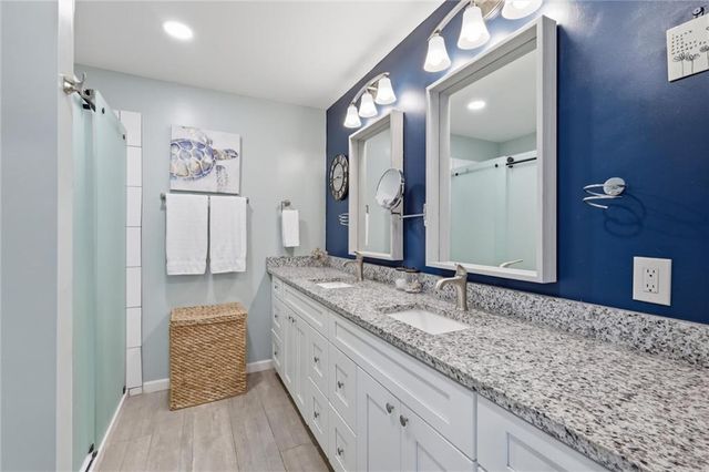 11612 W 100th Street, Overland Park, KS 66214