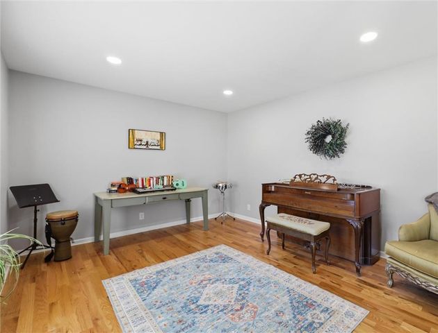 11612 W 100th Street, Overland Park, KS 66214