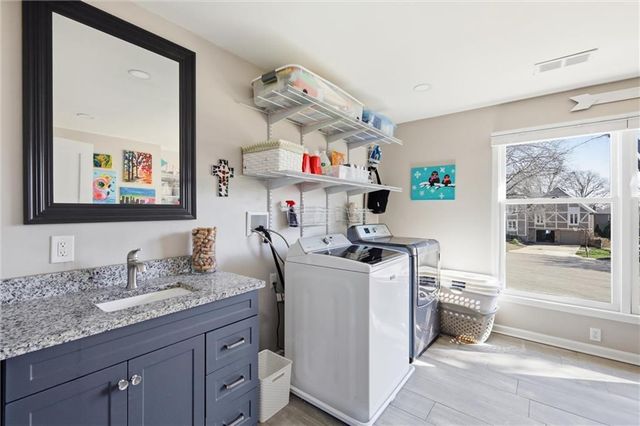 11612 W 100th Street, Overland Park, KS 66214