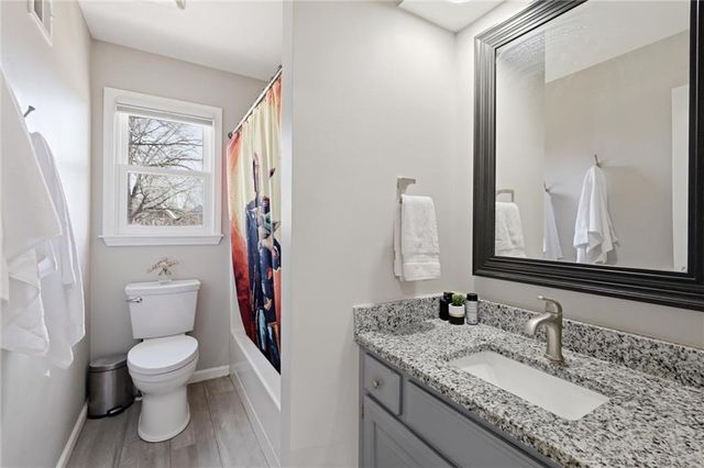 11612 W 100th Street, Overland Park, KS 66214